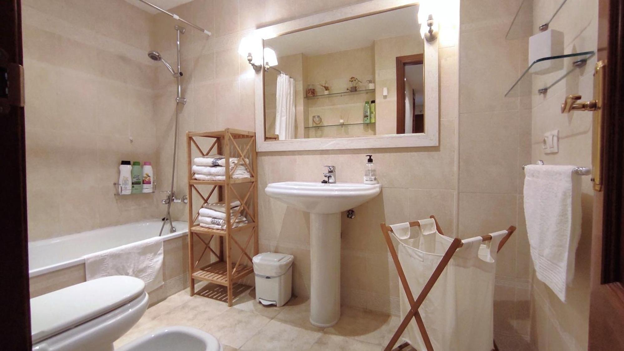 Апартаменты Rias Baixas En Ribeira Piso Centrico Con Parking Y Wifi Экстерьер фото